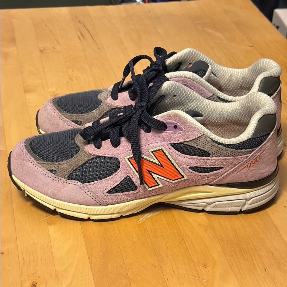 New Balance 990V3 gs sz 6(women sz 7.5)